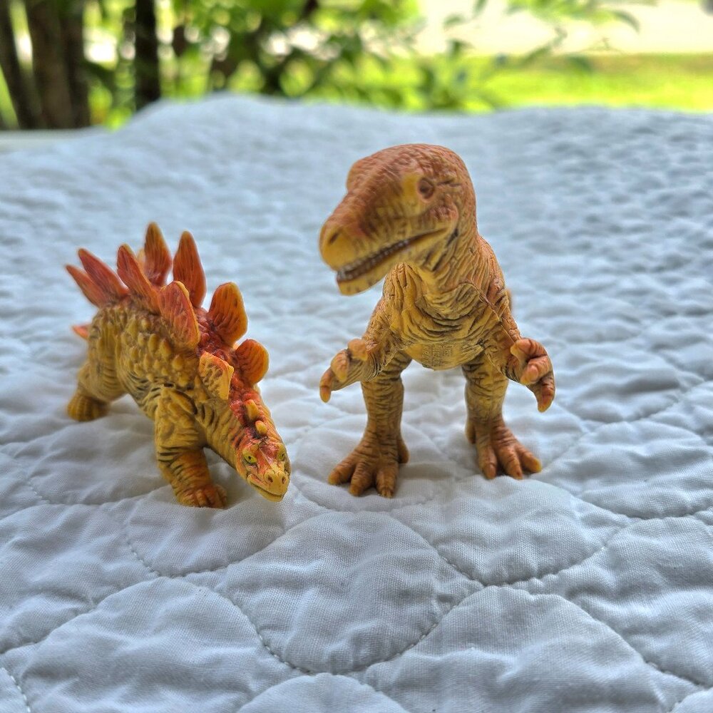 Lot Of 2 Vintage 1992 U.K.R.D. Yellow Dinosaur Figures Stegosaurus Allosaurus